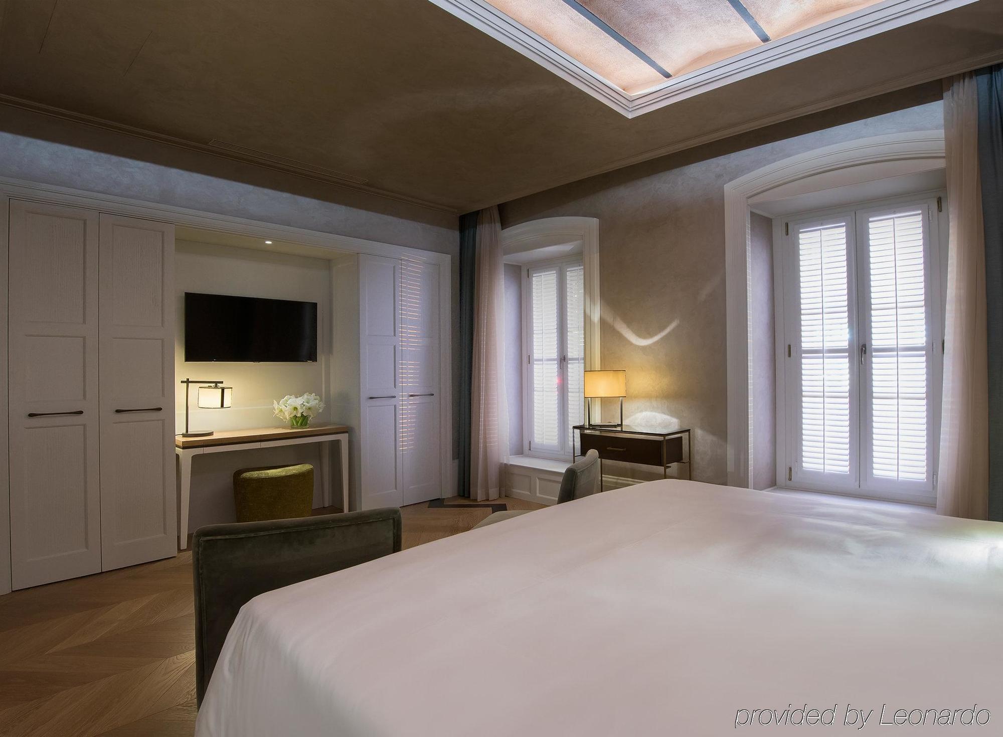 10 Karakoy Hotel Istanbul Exterior foto A room at the hotel