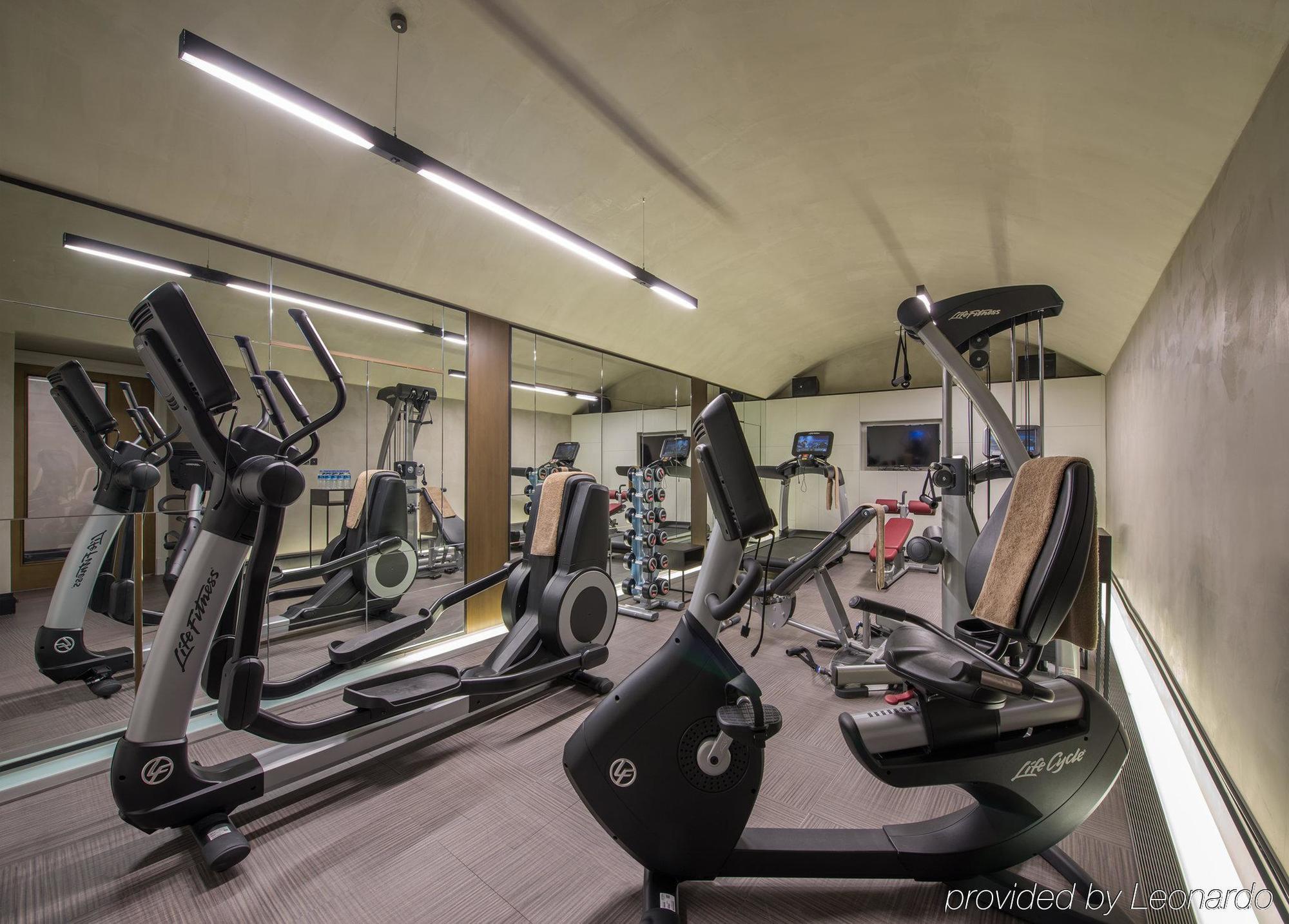 10 Karakoy Hotel Istanbul Exterior foto The gym at the hotel
