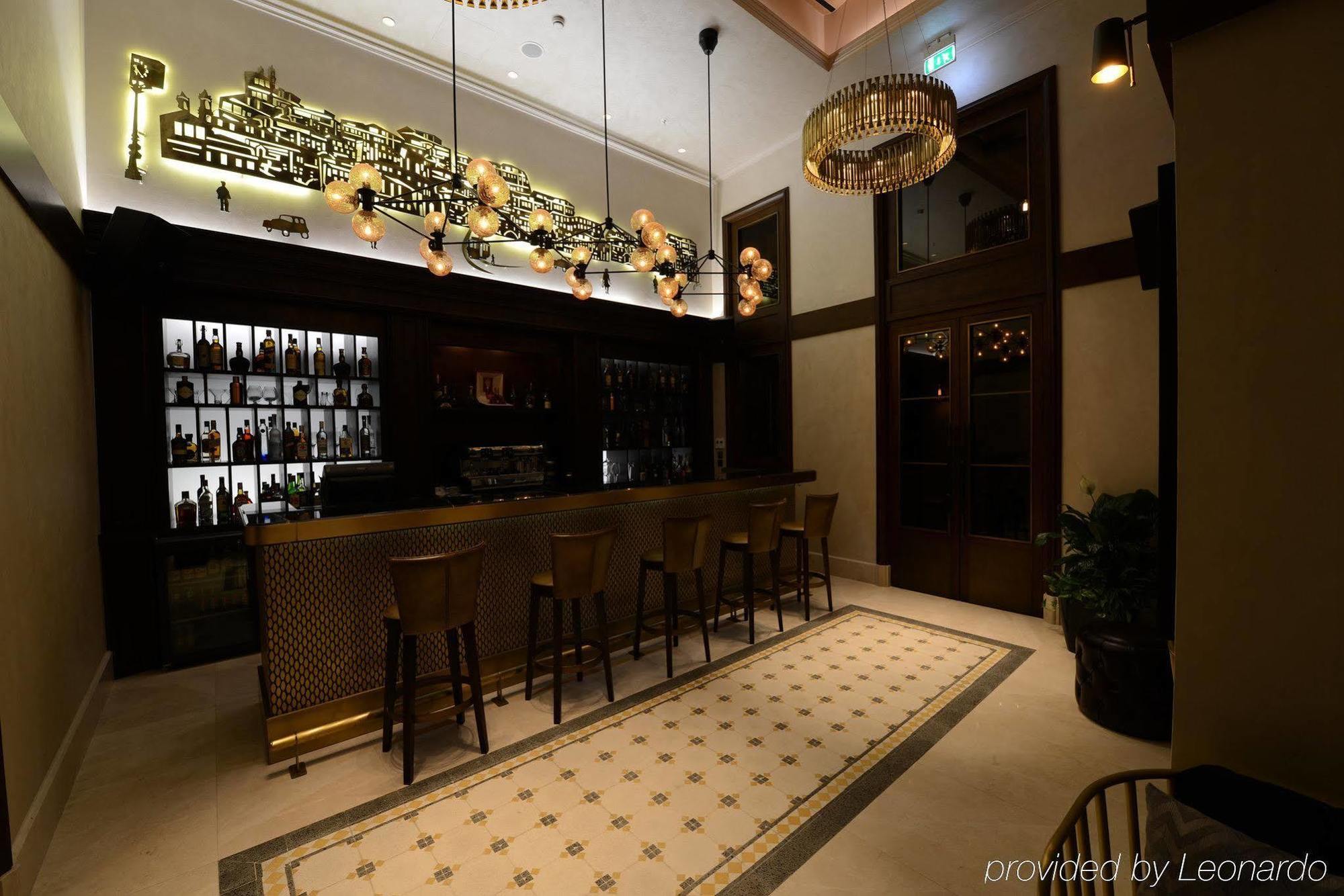 10 Karakoy Hotel Istanbul Exterior foto The bar at the hotel