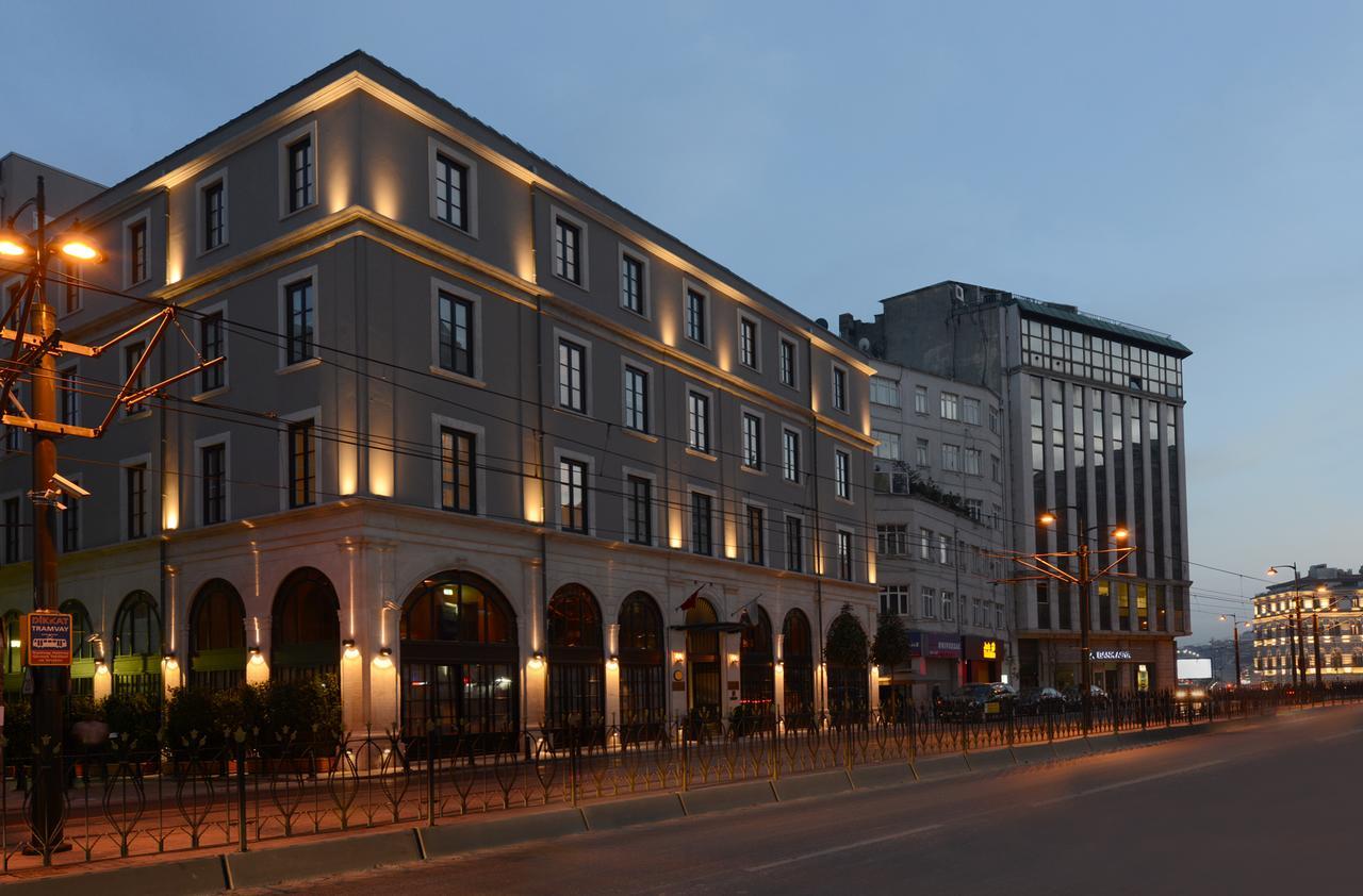 10 Karakoy Hotel Istanbul Exterior foto The hotel at night